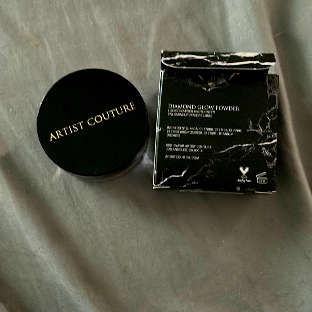 Artist Couture Diamond Glow Powder